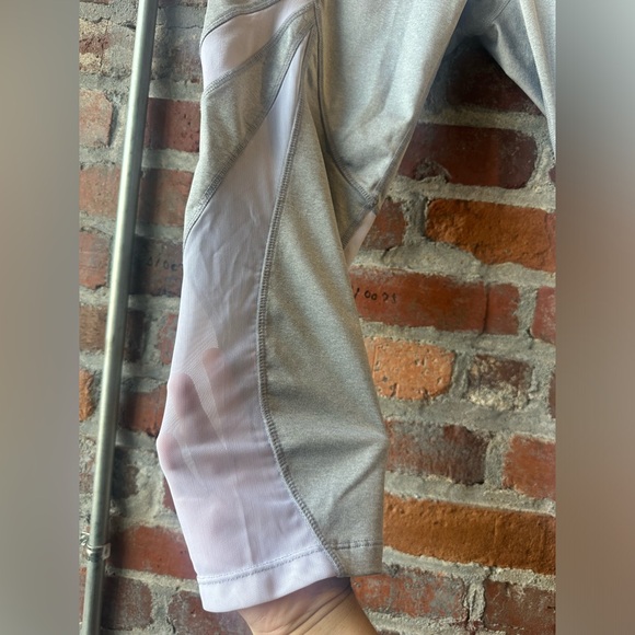 Avia Women’s Capris, size Large - Picture 6 of 6